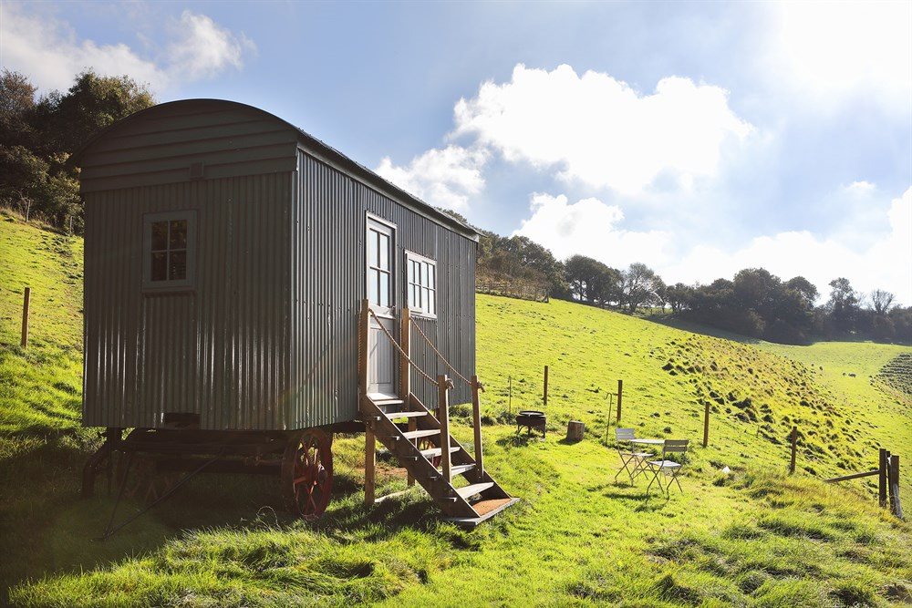 kent shepherds hut dog friendly farm holiday