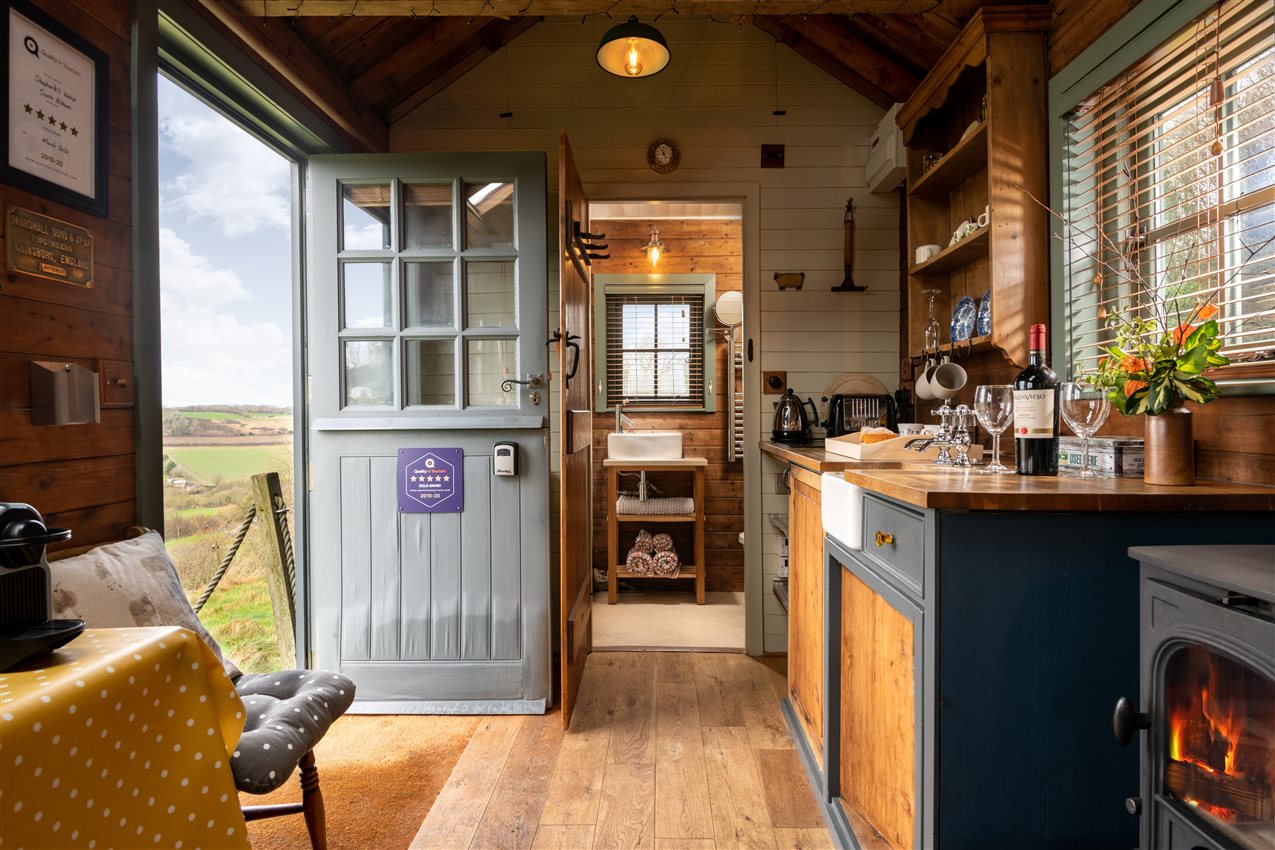 kent shepherds hut dog friendly farm holiday