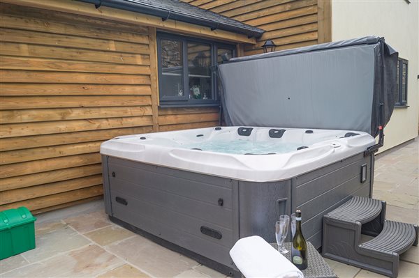 Private hot tub