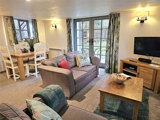 Open plan lounge/dining room and kitchen