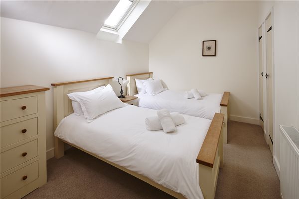 Wray - Twin bedded room