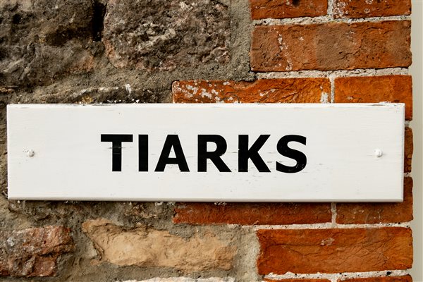 Tiarks sign. 