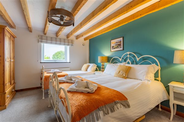 Granary Barn - Family Bedroom