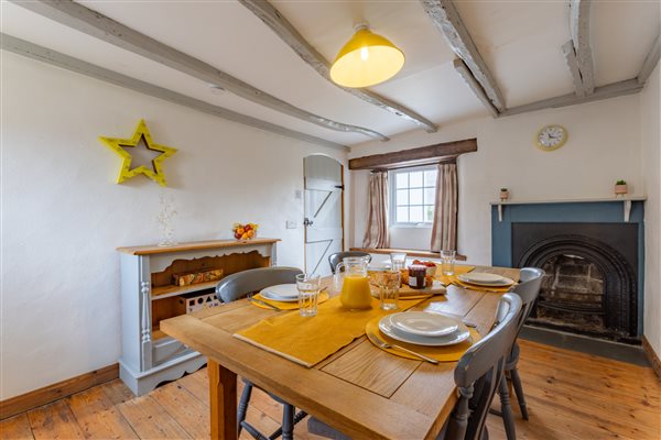 Honeysuckle Cottage - Dining Room