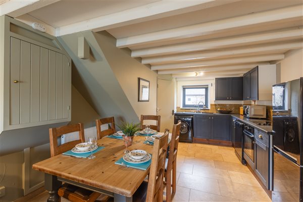 Millhouse Barn - Kitchen and Dining Area 