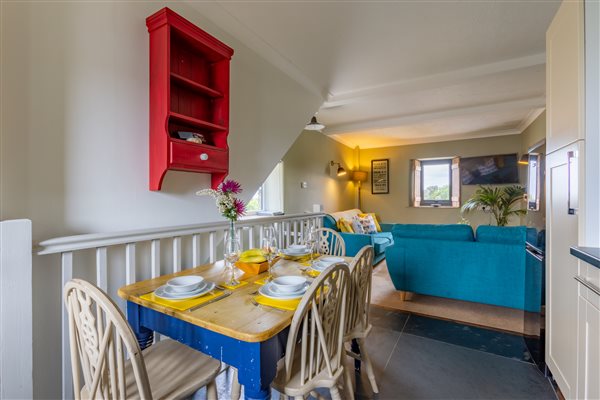 Stables Barn - Kitchen and Dining Area 