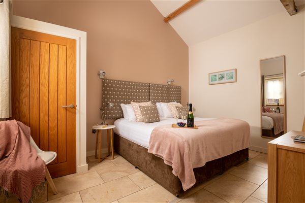 Coot Cottage master bedroom