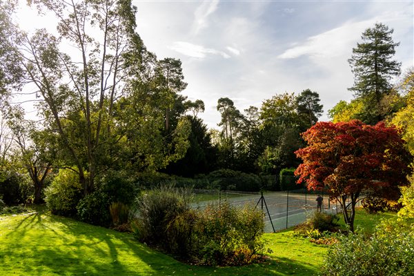 Garden views to tennis court