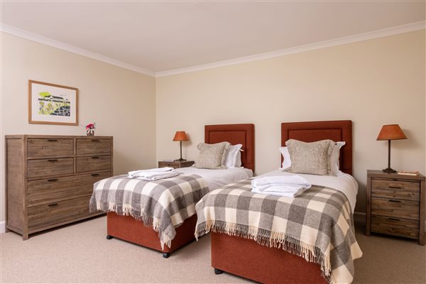 Bedroom with two single beds