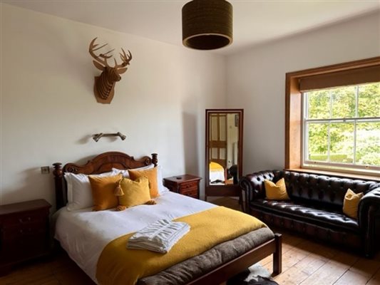 lodge room bathroom