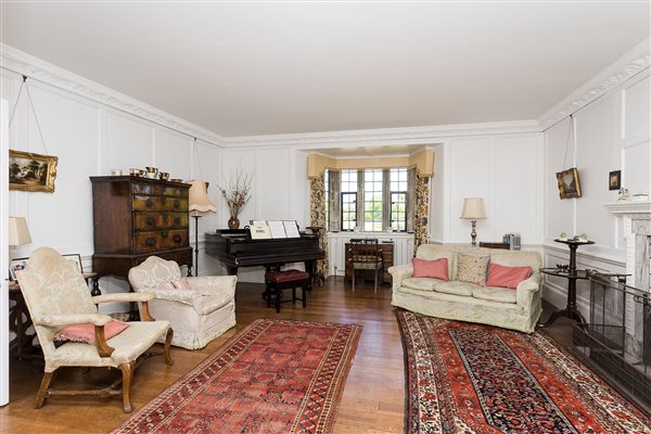 Cadhay house drawing room